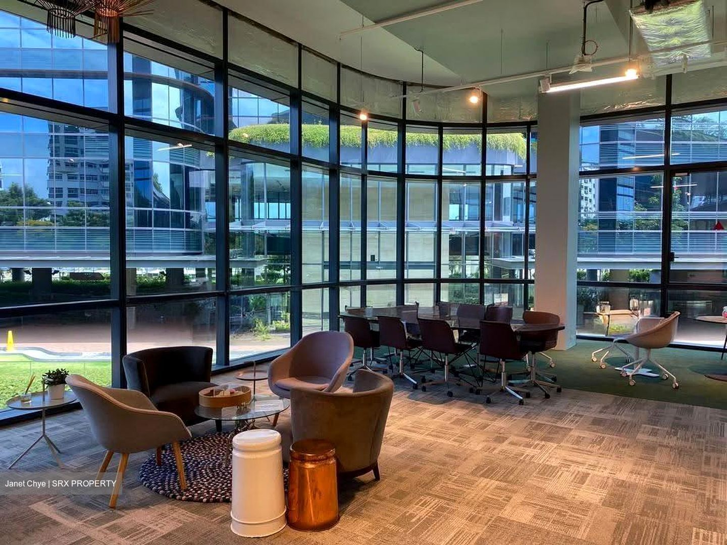 Woods Square (D25), Office #631913601